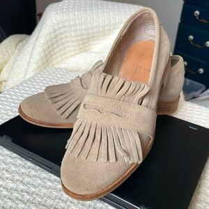 Seychelles beige / tan suede loafer